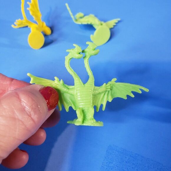 Neon Cake Toppers How to Train Your Dragon Lot of 4 Mini Figures Toys - Picture 6 of 9